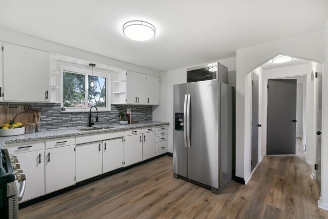 817 State St in Duquesne, PA - Building Photo - Building Photo