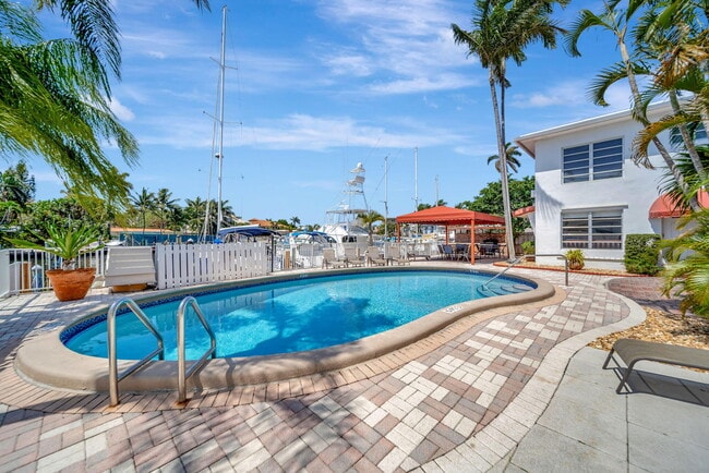 2724 NE 14th St in Fort Lauderdale, FL - Building Photo - Building Photo