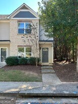 1021 Binghampton Cir in Bogart, GA - Building Photo