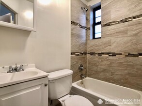 401 E 68th St in New York, NY - Building Photo - Building Photo