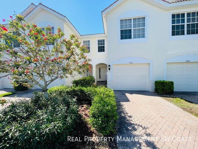 property at 936 Hampton Cir