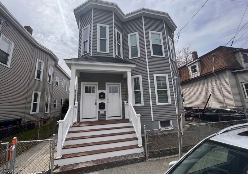 18 Houghton St in Somerville, MA - Building Photo