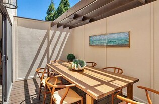 8439 Via Mallorca in San Diego, CA - Building Photo