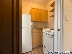 2 Elmwood Ave in Winchester, MA - Building Photo - Building Photo