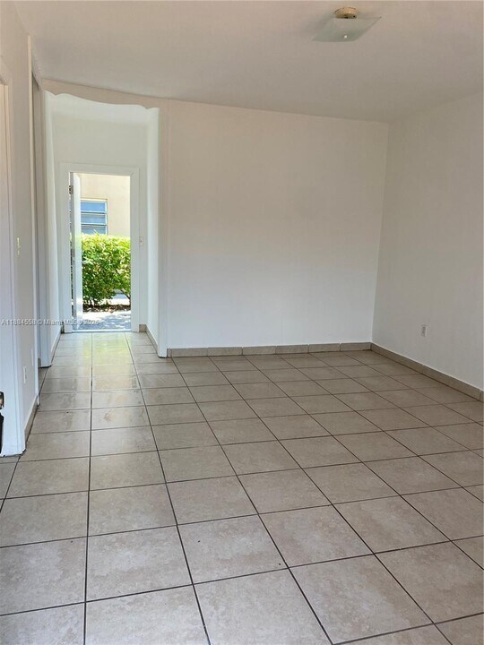 100 NW 16th Ave in Miami, FL - Building Photo
