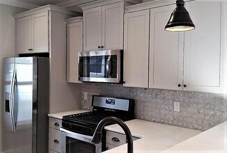 209 Springwood Way, Unit 1 in Southern Pines, NC - Foto de edificio - Building Photo