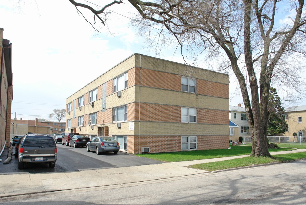 1808 Armitage Ave in Melrose Park, IL - Foto de edificio