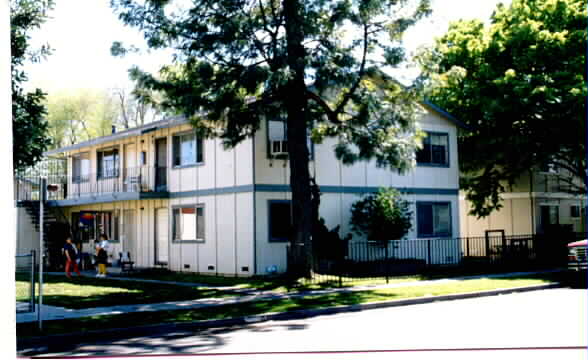 5738 Tucson Dr in San Jose, CA - Foto de edificio