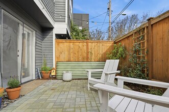 619 Federal Ave E in Seattle, WA - Building Photo - Building Photo