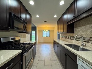 2112 Surrender Ave in Austin, TX - Building Photo - Building Photo