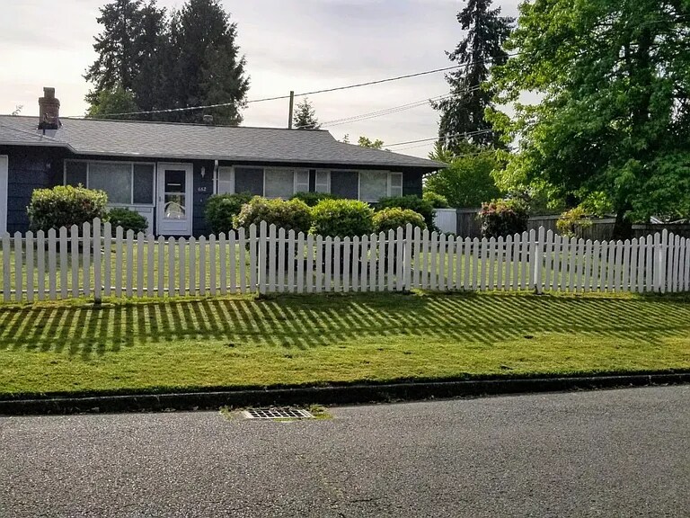 652 154th Ave SE in Bellevue, WA - Building Photo