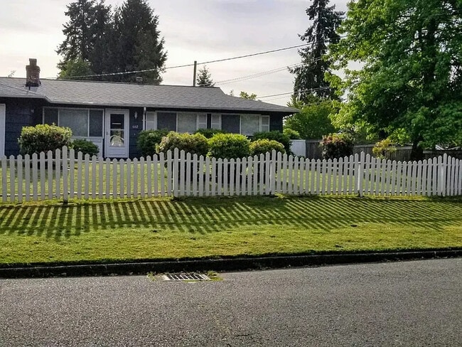 property at 652 154th Ave SE