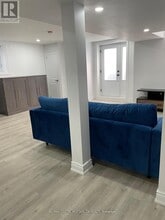 1556 Farmstead Dr in Milton, ON - Building Photo - Building Photo