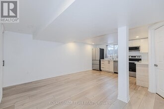 37 Ballantrae Way in Ottawa, ON - Building Photo - Building Photo