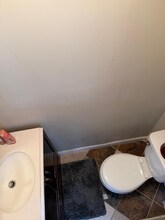 8 Fireside Ct in Willingboro, NJ - Foto de edificio - Building Photo