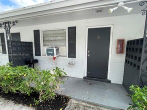 1109 S Federal Hwy in Lake Worth Beach, FL - Foto de edificio - Building Photo