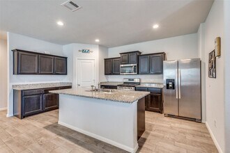 8700 Smokehouse Dr in Saginaw, TX - Building Photo - Building Photo