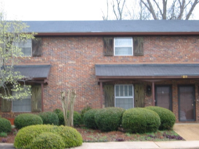 property at 102 Country Club Dr
