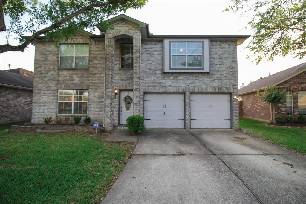 319 Grand Isle Ln in Dickinson, TX - Building Photo