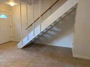 3214 Crosscreek Dr in Austin, TX - Building Photo - Building Photo