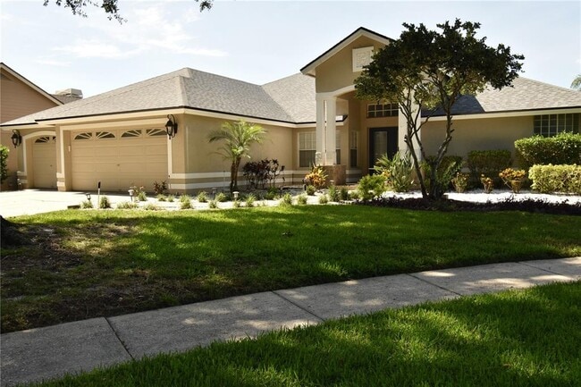 property at 816 Sandringham Ln
