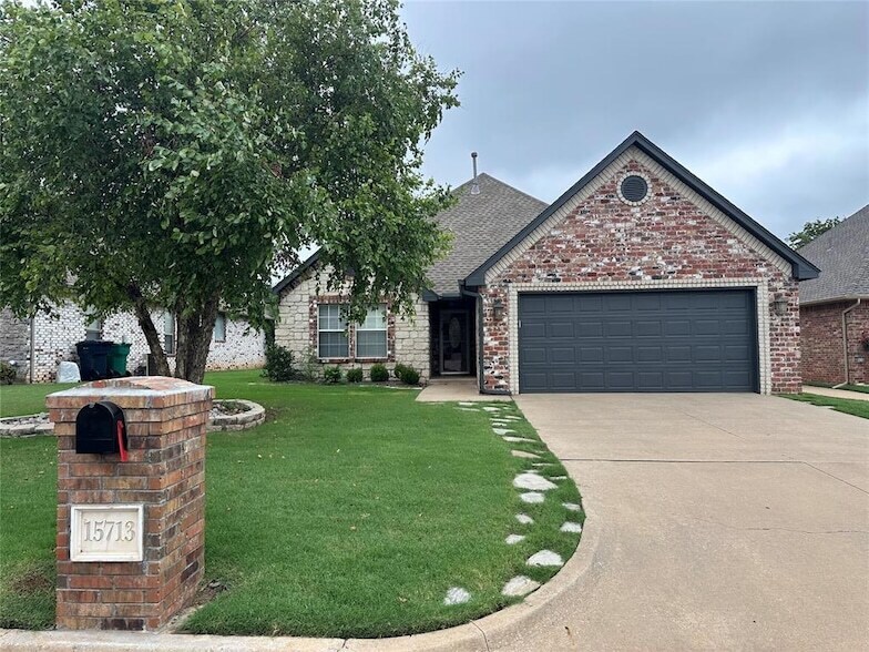 15713 Traditions Blvd in Edmond, OK - Building Photo