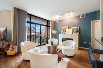 3232 N Halsted in Chicago, IL - Building Photo - Building Photo