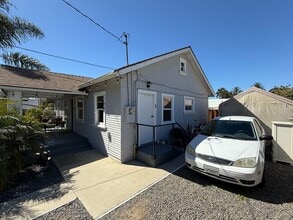 1190 Pine Ave in Carlsbad, CA - Building Photo - Building Photo