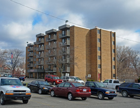 Riverview Towers in Lapeer, MI - Building Photo - Building Photo