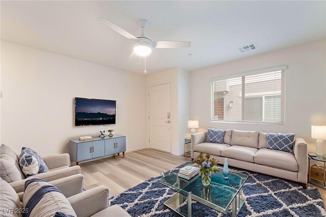 6858 Truffle Gray St in Las Vegas, NV - Building Photo