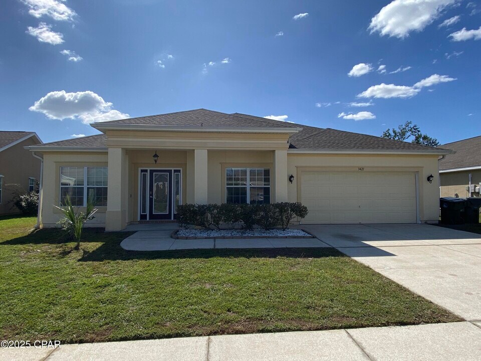 3421 Cherry Ridge Rd in Lynn Haven, FL - Building Photo