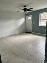 4643 Myrtle Ln, Unit 4643 Myrtle ln in West Palm Beach, FL - Building Photo