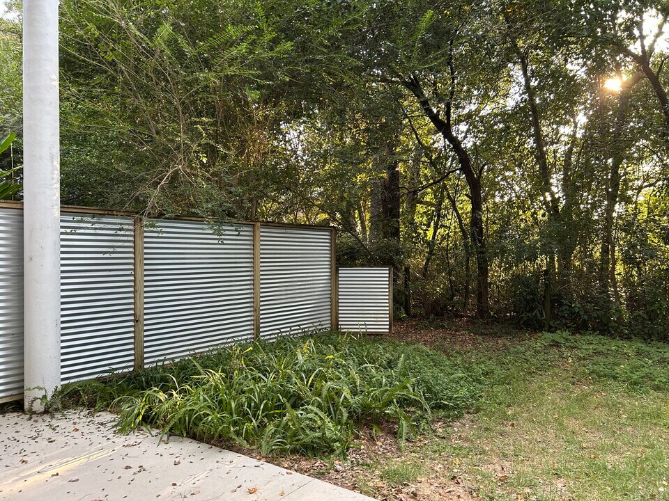 1488 Mitchell Ave in Tallahassee, FL - Foto de edificio