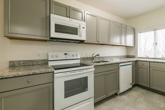 1207 Madison St in Syracuse, NY - Building Photo - Building Photo