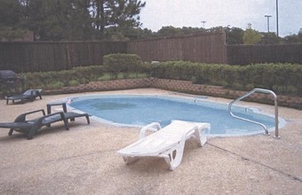 Westminster Garden Apartments in Denton, TX - Building Photo - Building Photo