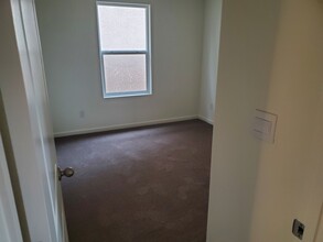 256 Shafer Ave in Merced, CA - Building Photo - Building Photo