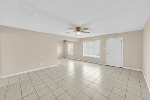 3024 Tudor Ln in Irving, TX - Building Photo