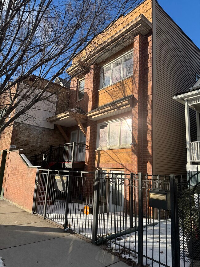 2214 Irving Park Rd in Chicago, IL - Building Photo - Building Photo