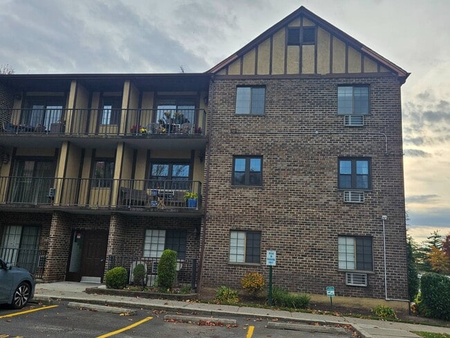 50 Donna Ct in Staten Island, NY - Building Photo - Building Photo