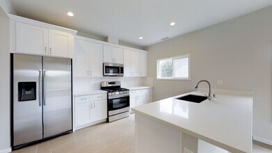 5133 W 21st St, Unit 5133.5 in Los Angeles, CA - Foto de edificio - Building Photo