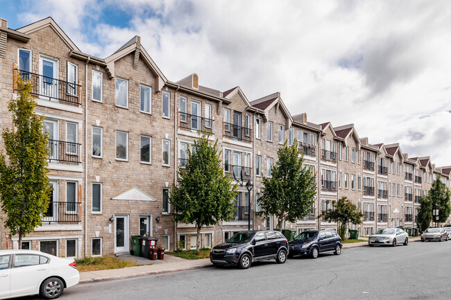 Wilson Condos in Montréal, QC - Building Photo - Building Photo