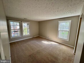 3804 Ridge Knoll Ct in Fairfax, VA - Building Photo - Building Photo