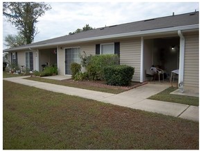 Lakewood Apartments in Eufaula, AL - Building Photo - Building Photo