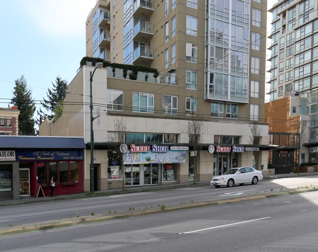 La Colomba in Vancouver, BC - Building Photo - Building Photo