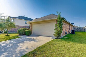 8731 Sunny Gallop Dr in Tomball, TX - Building Photo - Building Photo