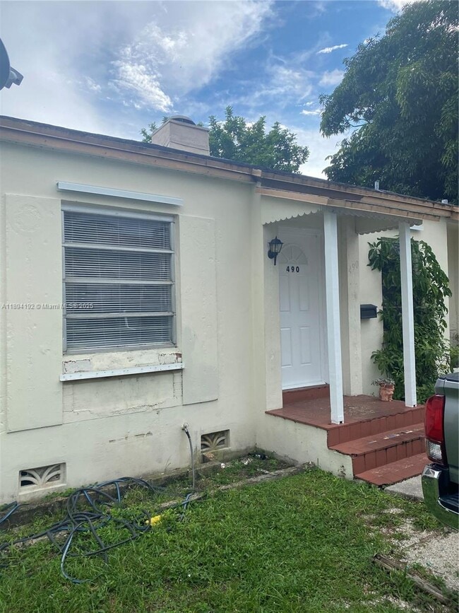 490 NE 123rd St in North Miami, FL - Building Photo - Building Photo