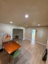 1431 NW 26th St in Miami, FL - Foto de edificio - Building Photo