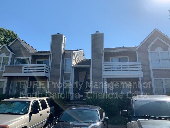 property at 9619 Vinca Cir