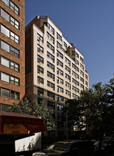 Dover House in New York, NY - Foto de edificio - Building Photo