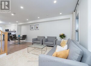 95 Weldrick Rd E in Richmond Hill, ON - Building Photo - Building Photo